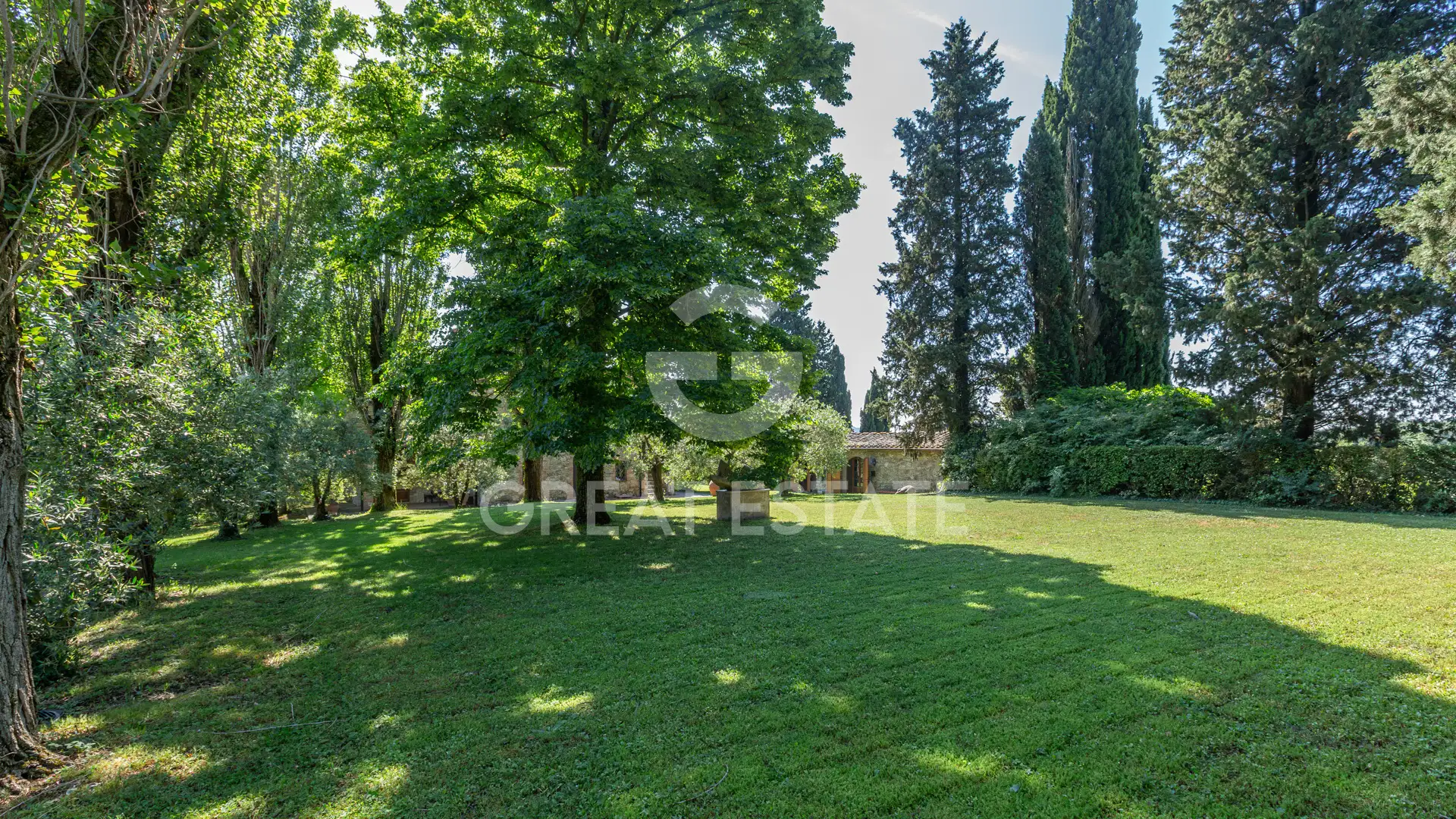 House 825m² in Italy, Siena. Priced at 2225000€ rent photo-14