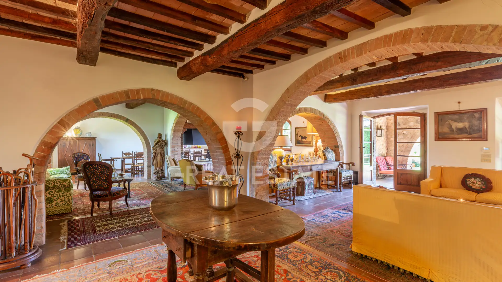 House 825m² in Italy, Siena. Priced at 2225000€ rent photo-15