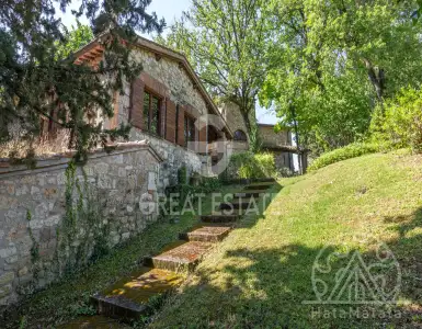 Buy in Italy for 2225000€