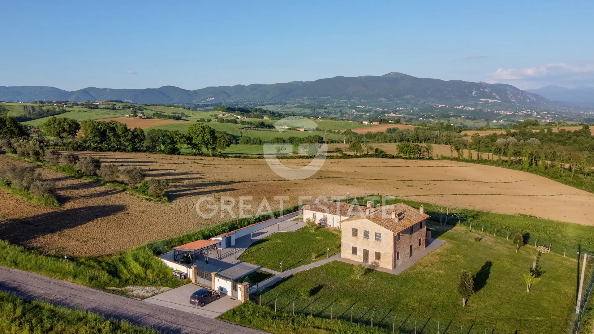 House 370m² in Italy, Terney. Priced at 480000€ rent photo-1