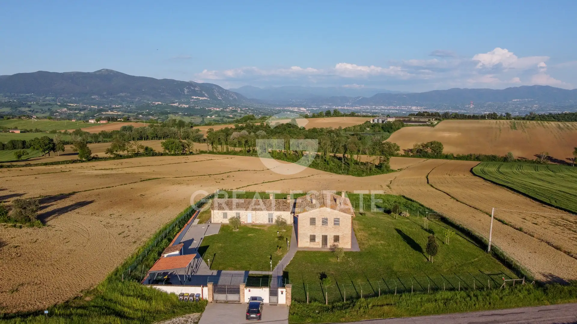 House 370m² in Italy, Terney. Priced at 480000€ rent photo-2