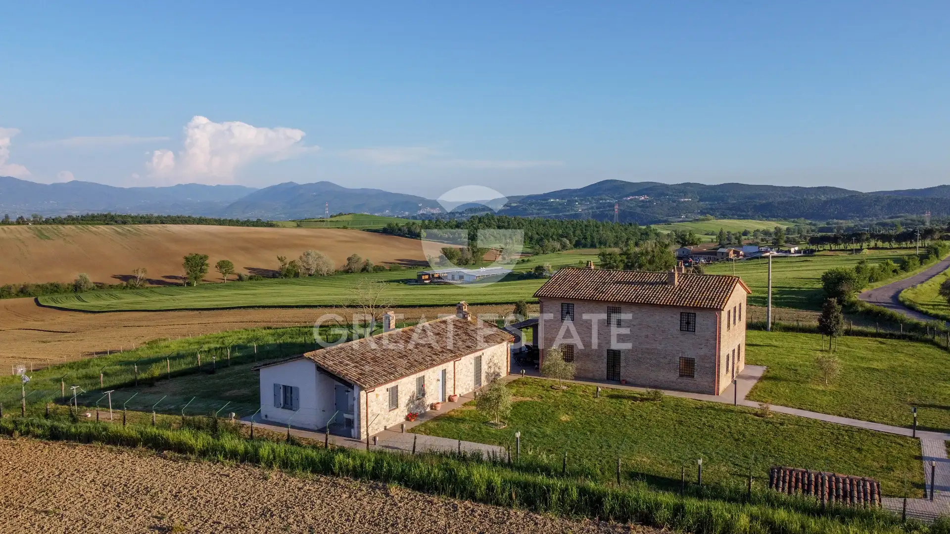 House 370m² in Italy, Terney. Priced at 480000€ rent photo-5