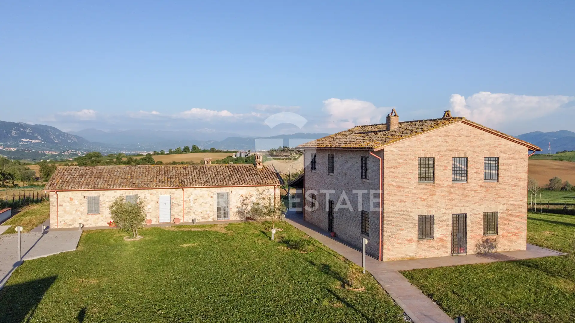 House 370m² in Italy, Terney. Priced at 480000€ rent photo-7