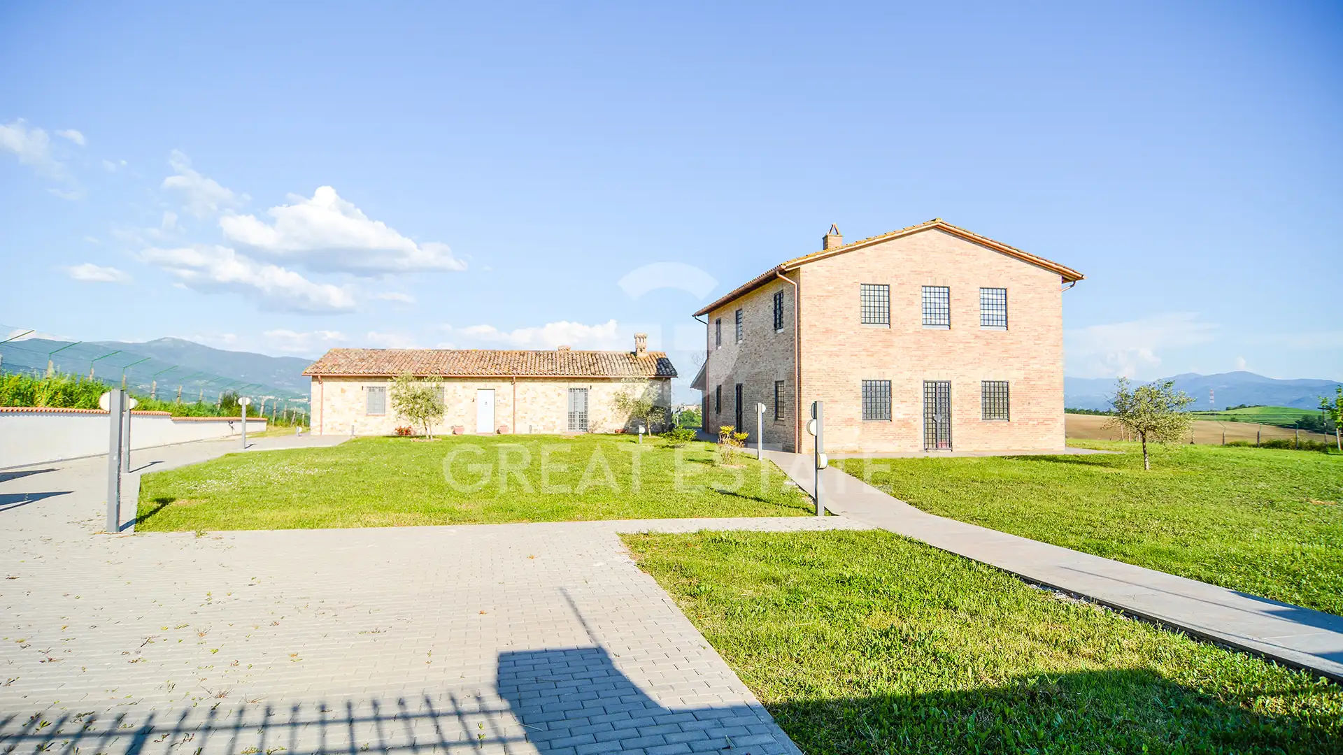House 370m² in Italy, Terney. Priced at 480000€ rent photo-8