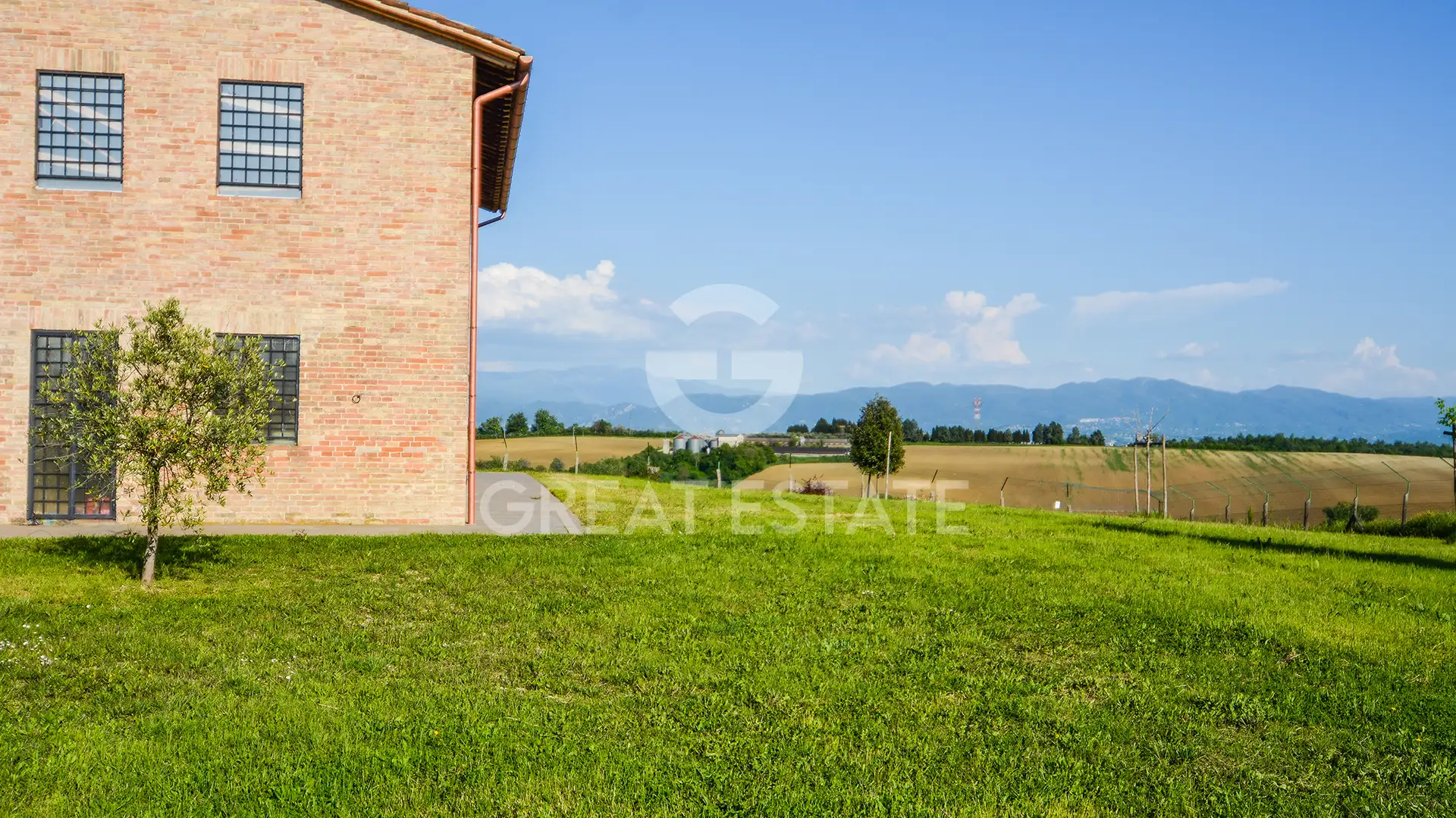 House 370m² in Italy, Terney. Priced at 480000€ rent photo-10