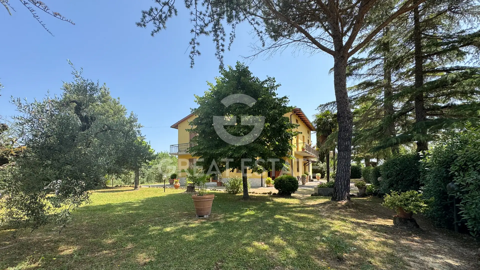 Villa 437m² in Italy, Siena. Priced at 700000€ rent photo-5