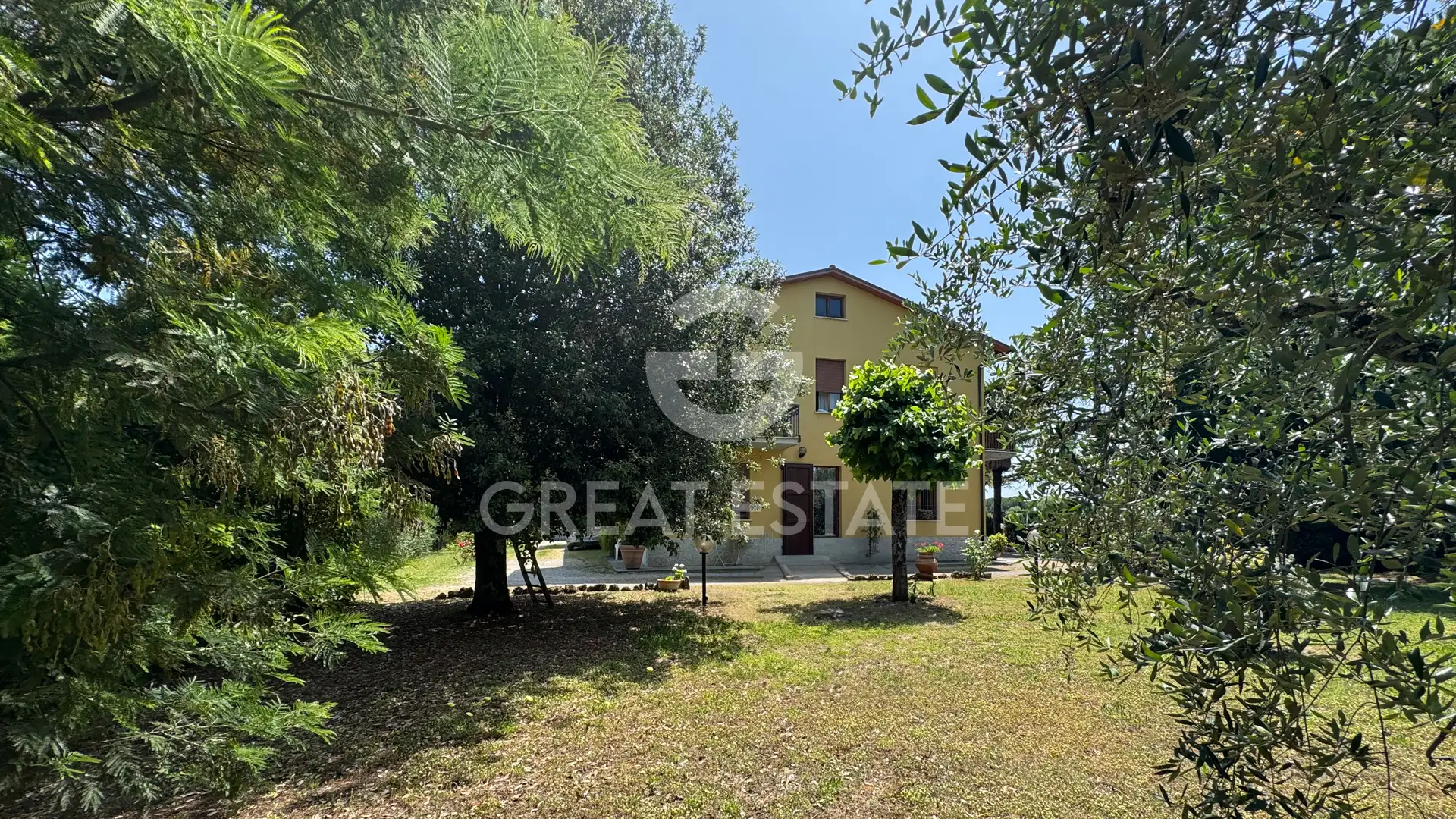 Villa 437m² in Italy, Siena. Priced at 700000€ rent photo-6