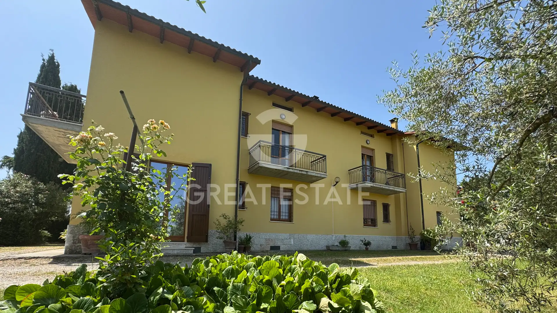 Villa 437m² in Italy, Siena. Priced at 700000€ rent photo-8