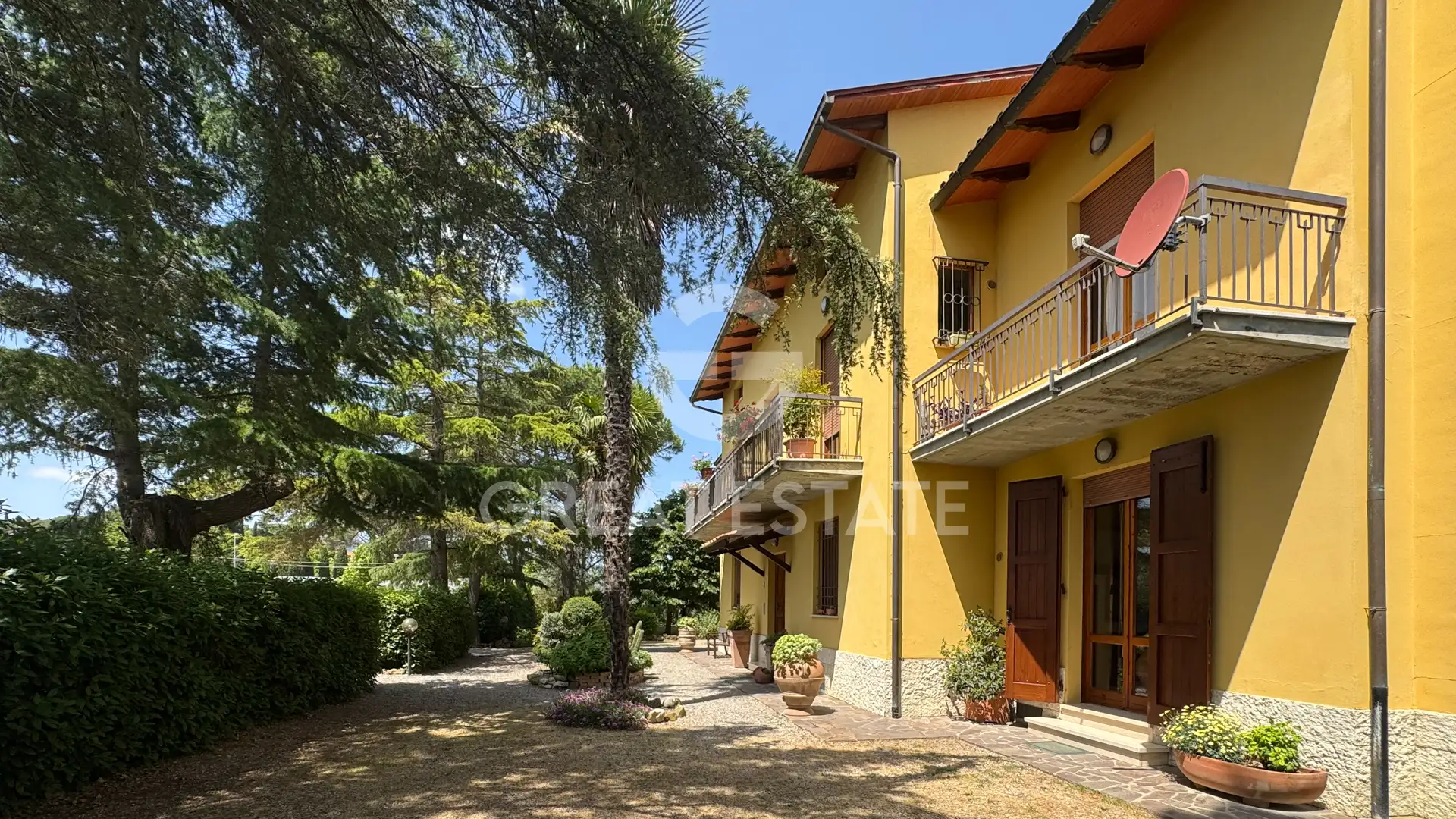 Villa 437m² in Italy, Siena. Priced at 700000€ rent photo-9