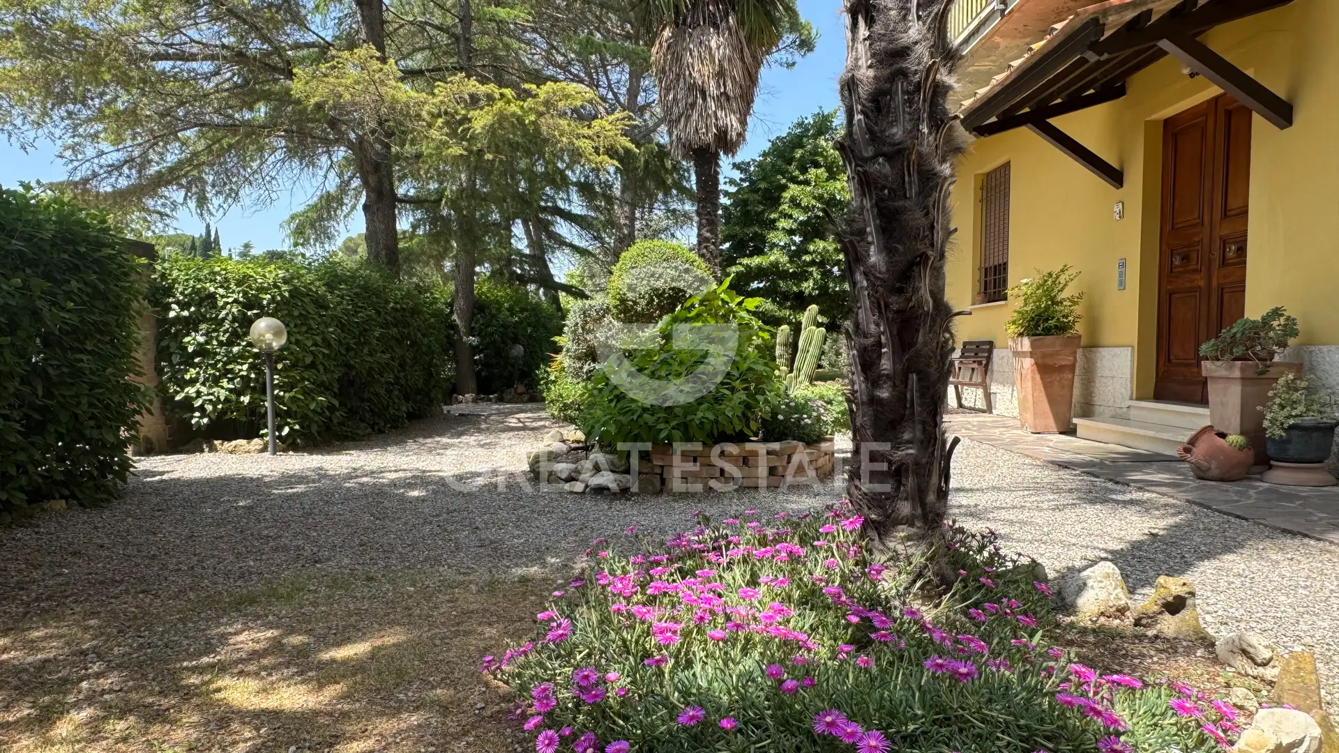Villa 437m² in Italy, Siena. Priced at 700000€ rent photo-11