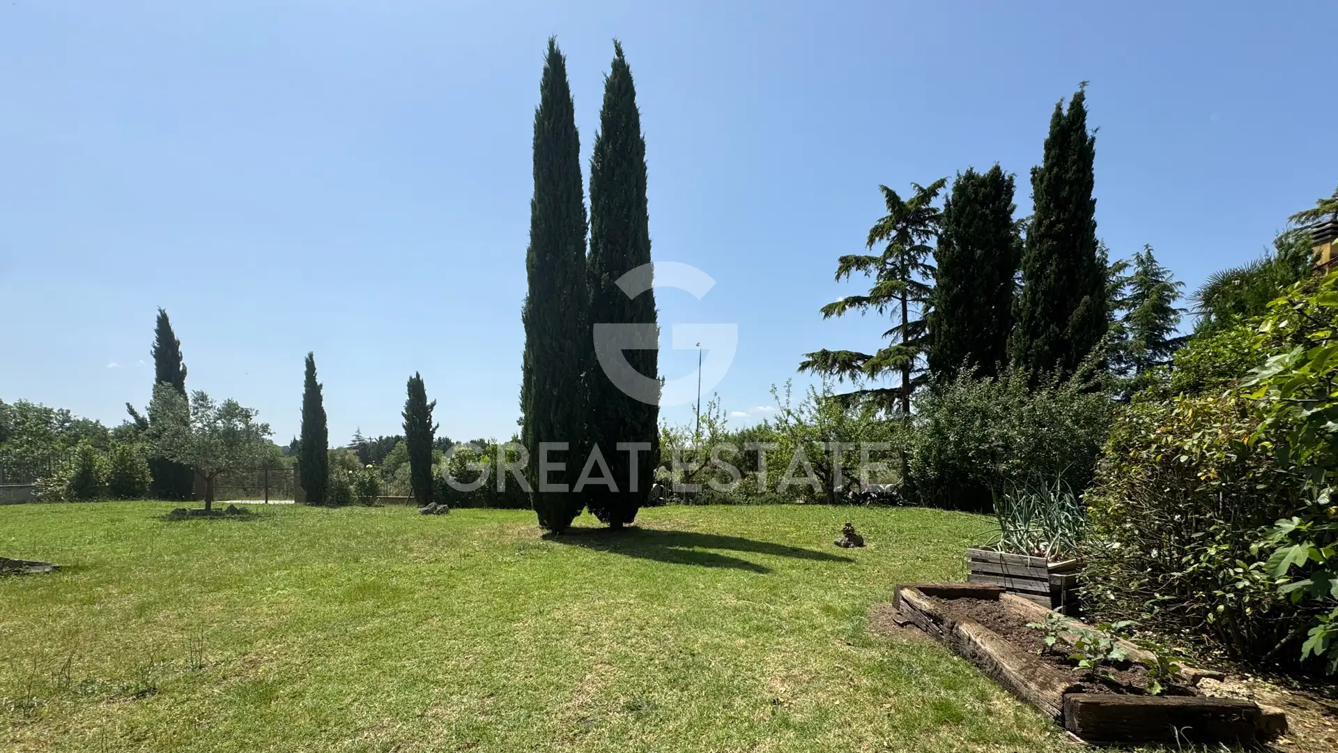 Villa 437m² in Italy, Siena. Priced at 700000€ rent photo-14