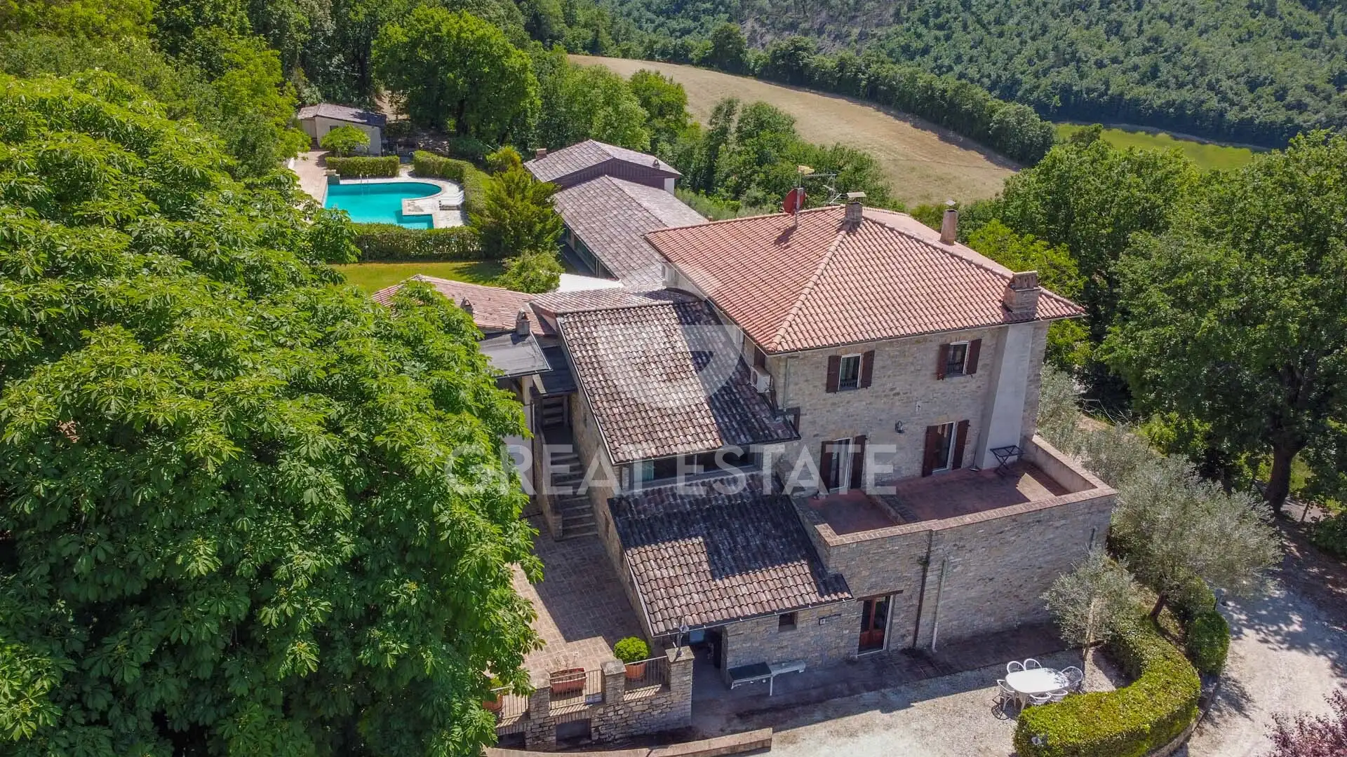 House 1182m² in Italy, Perugia. Priced at 1850000€ rent photo-9