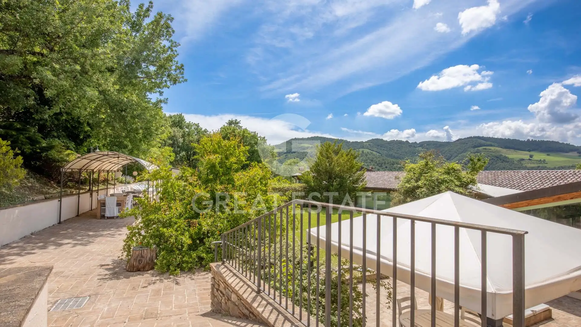House 1182m² in Italy, Perugia. Priced at 1850000€ rent photo-14