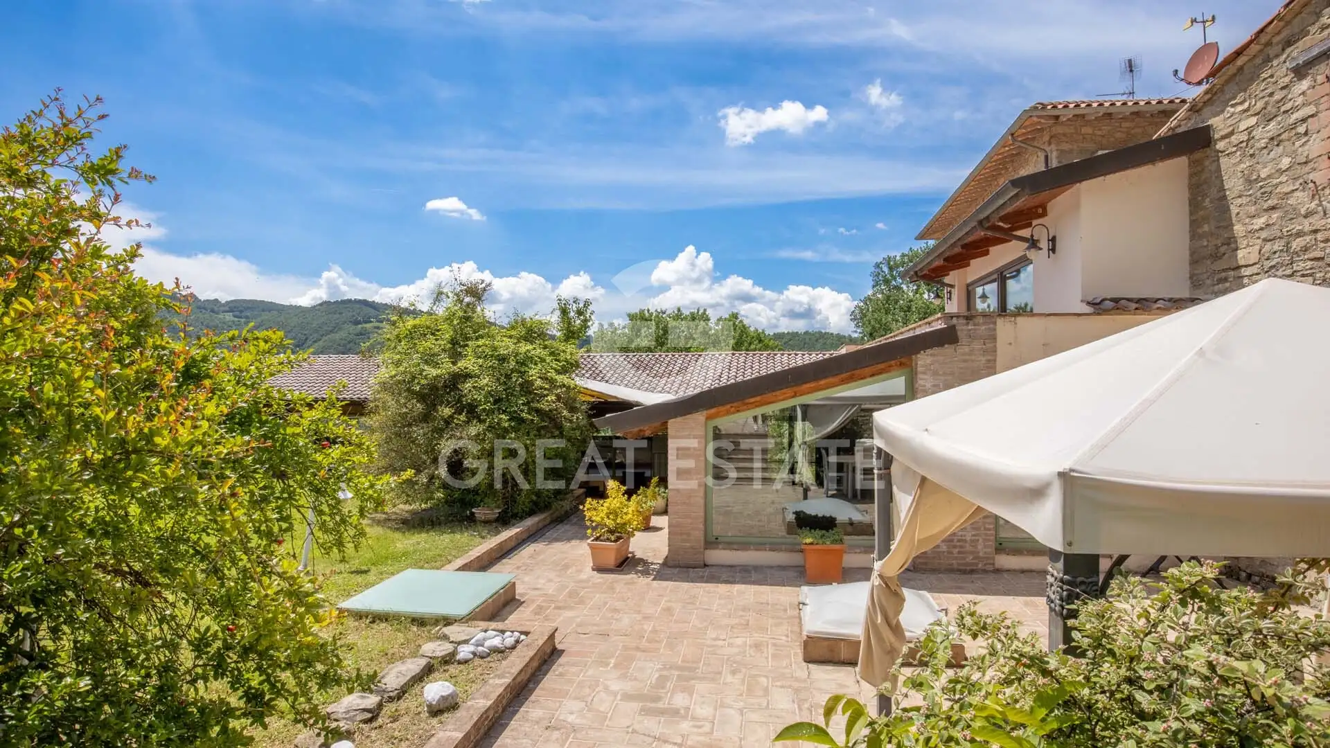 House 1182m² in Italy, Perugia. Priced at 1850000€ rent photo-10