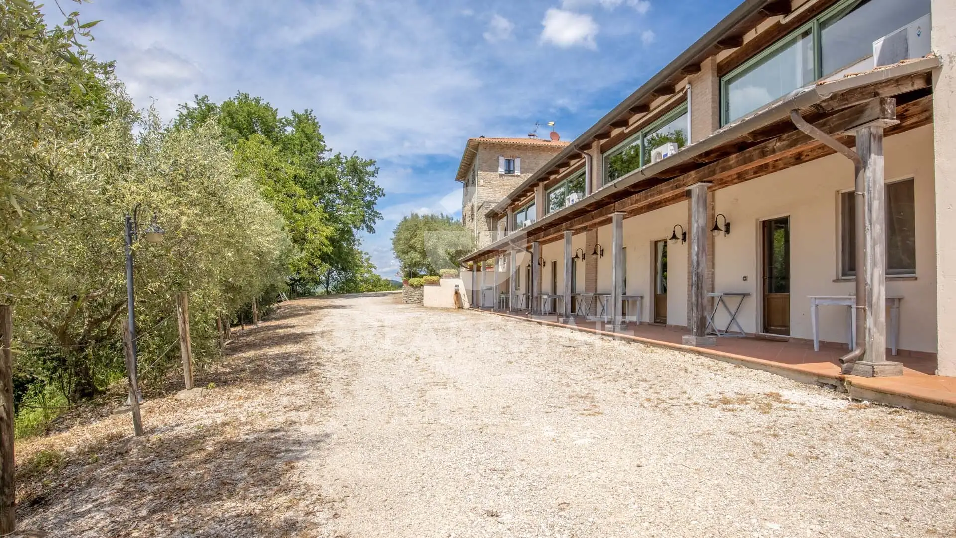 House 1182m² in Italy, Perugia. Priced at 1850000€ rent photo-15