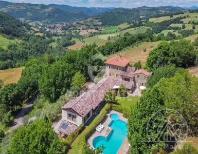 Buy in Italy for 1850000€