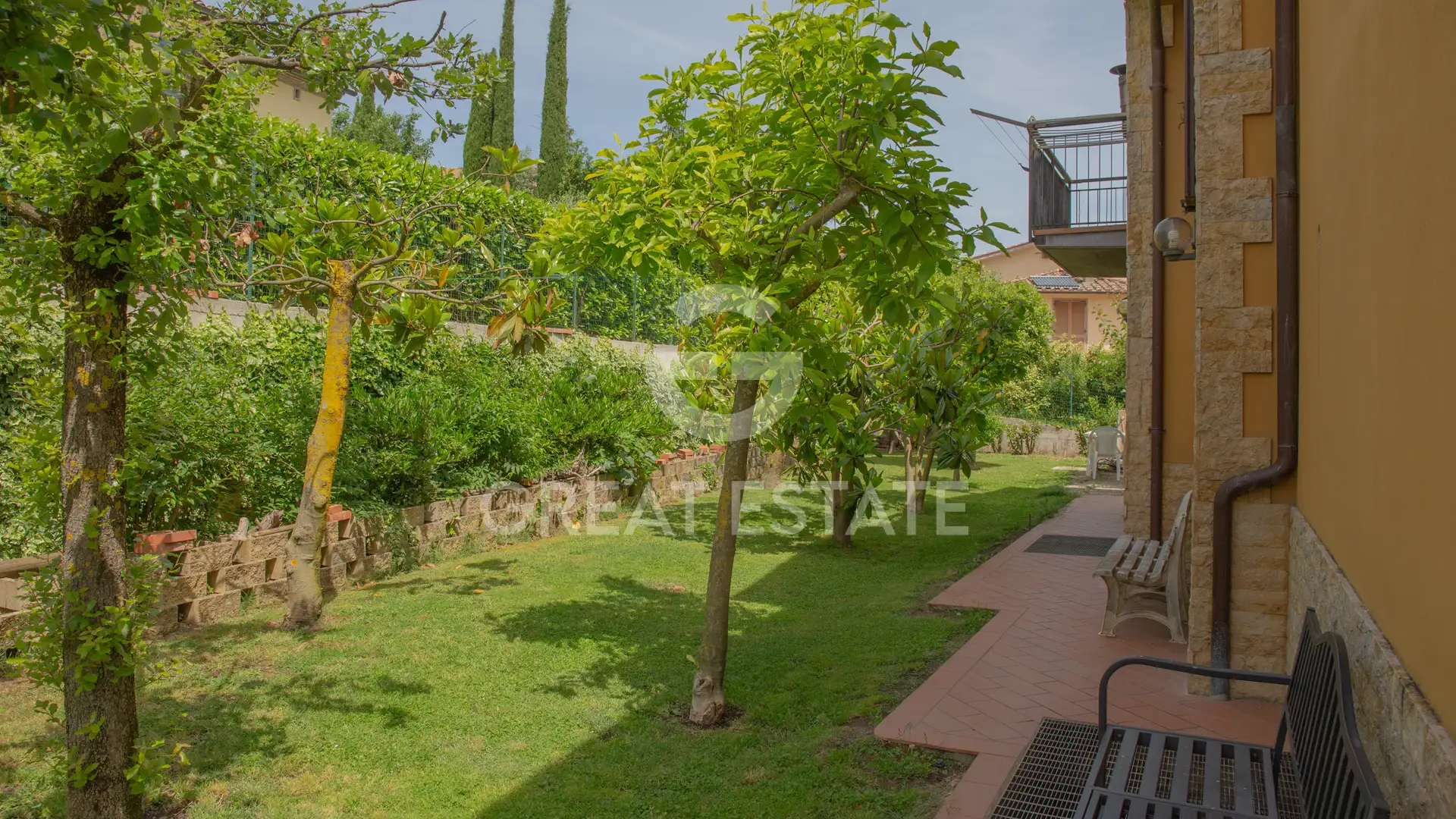 Villa 343m² in Italy, Siena. Priced at 520000€ rent photo-2