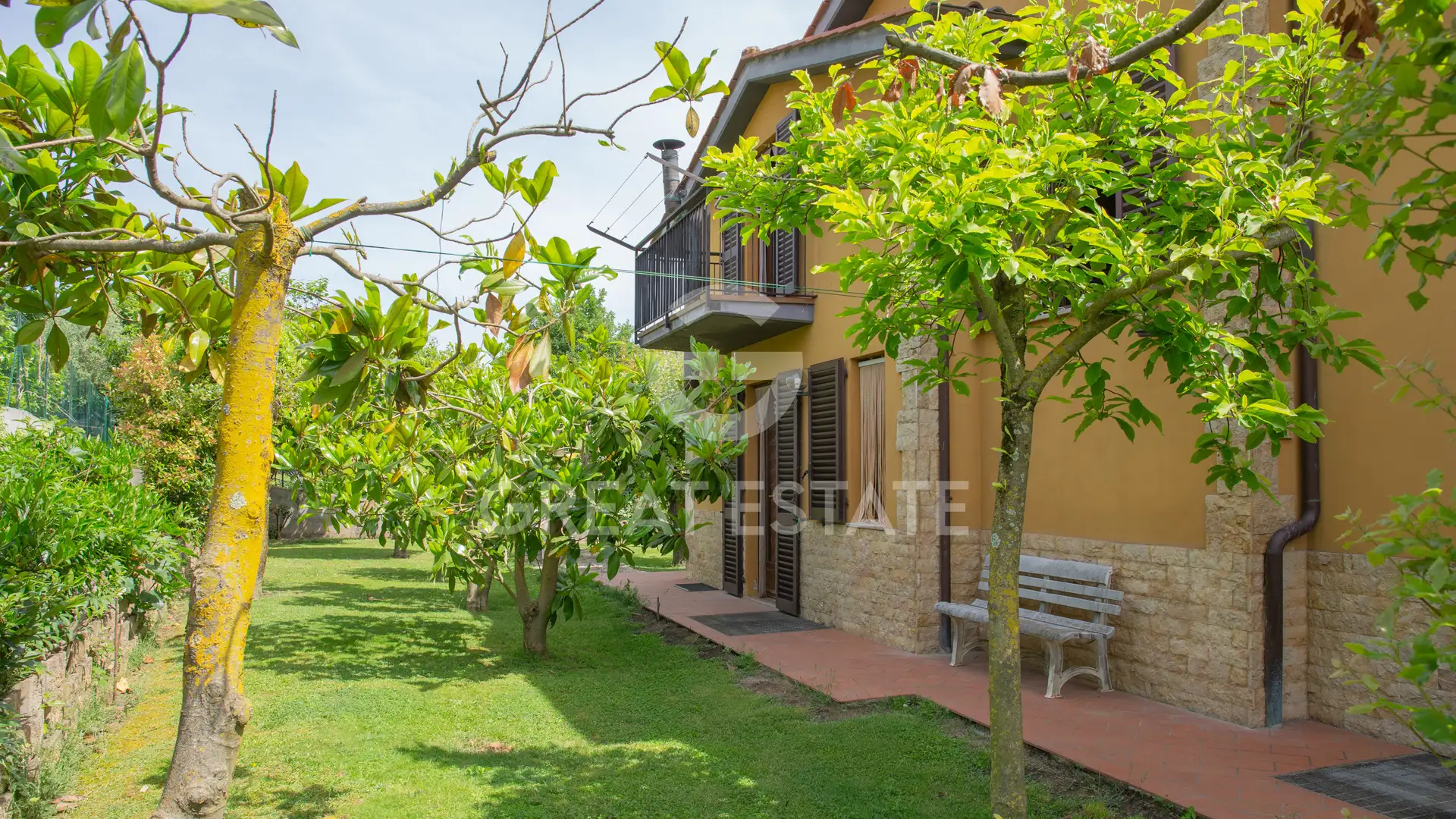 Villa 343m² in Italy, Siena. Priced at 520000€ rent photo-3