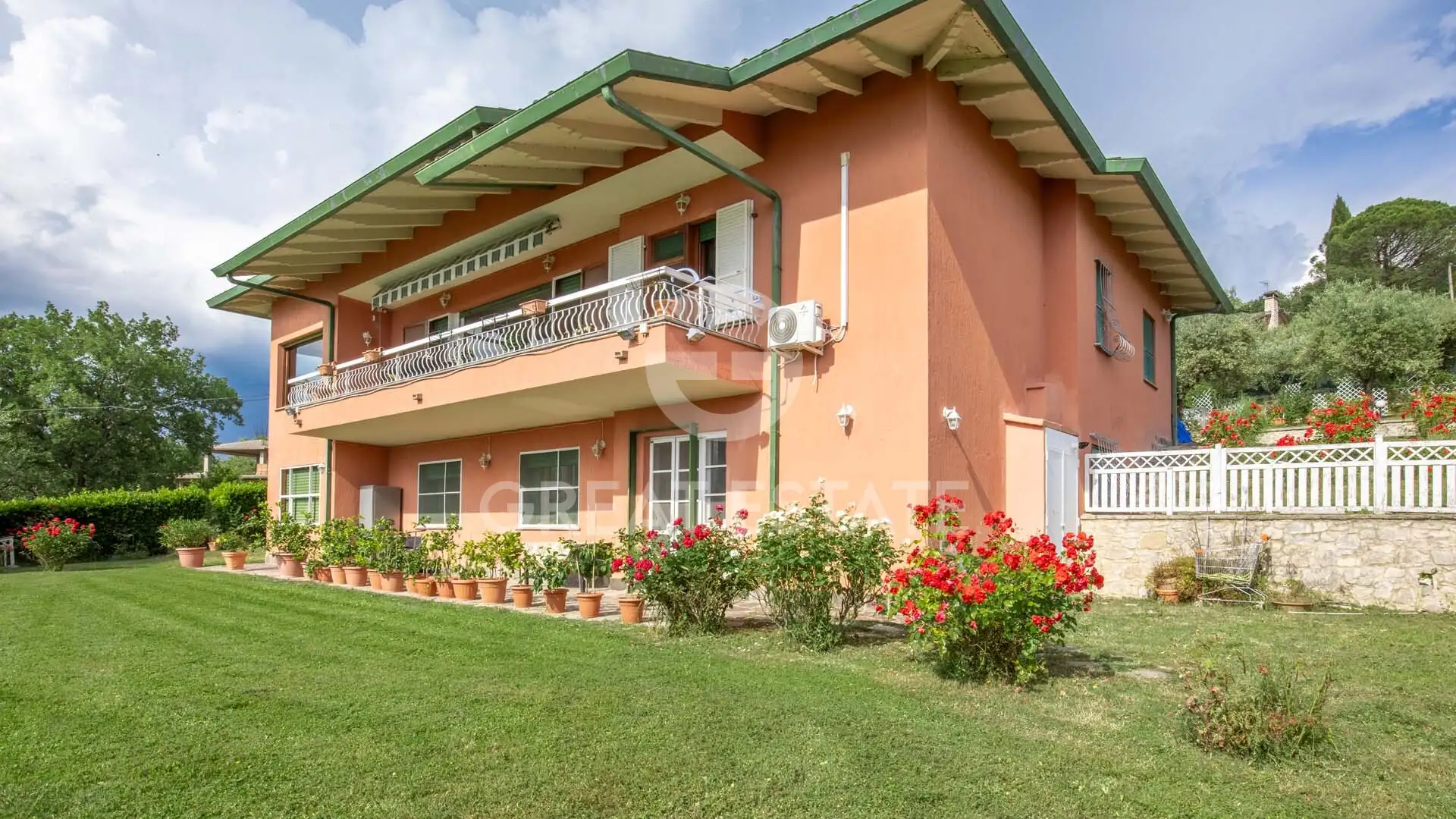 Villa 445m² in Italy, Perugia. Priced at 780000€ rent photo-3