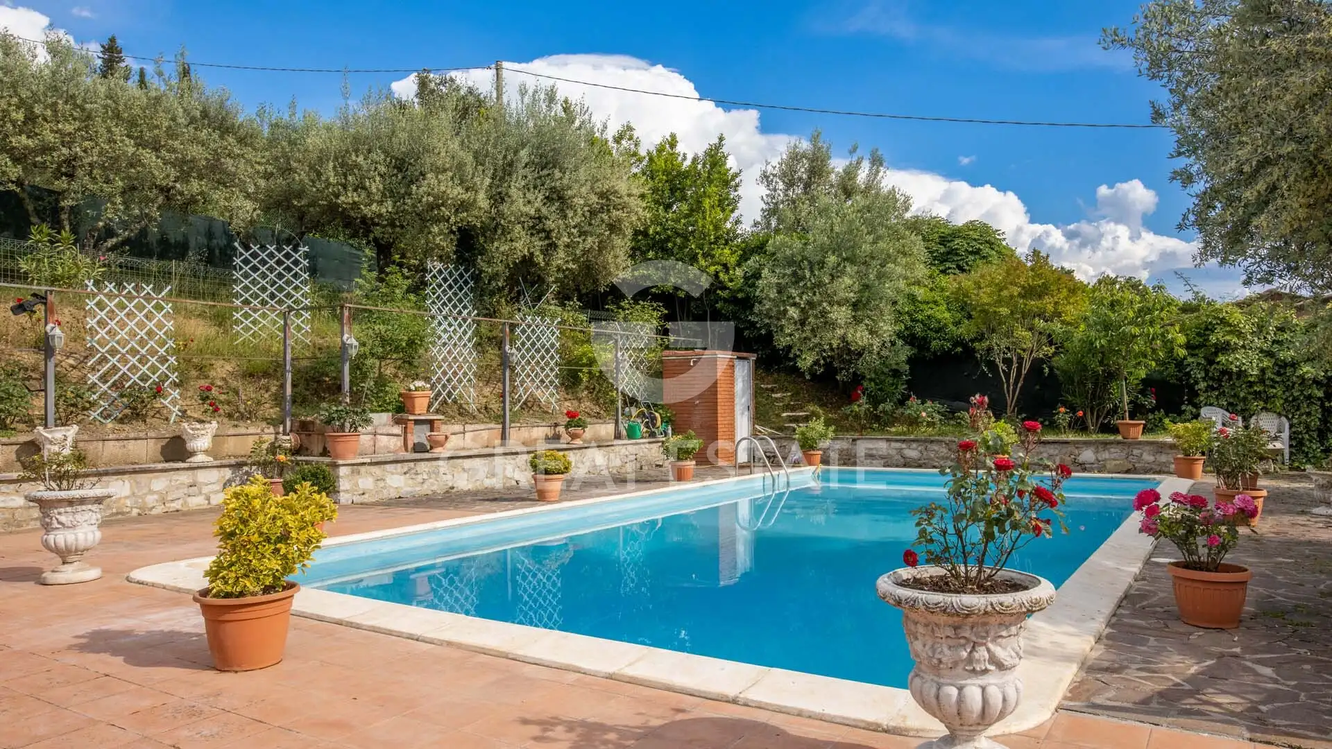 Villa 445m² in Italy, Perugia. Priced at 780000€ rent photo-9