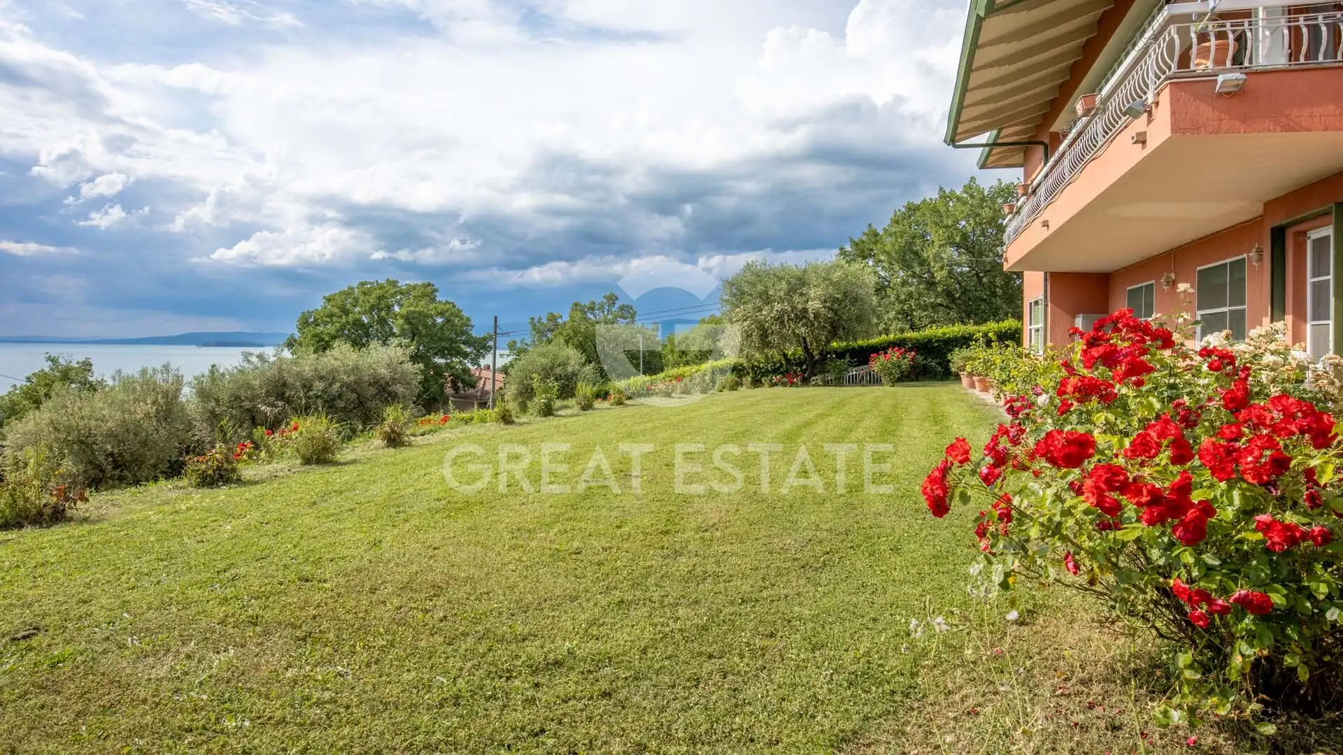 Villa 445m² in Italy, Perugia. Priced at 780000€ rent photo-8