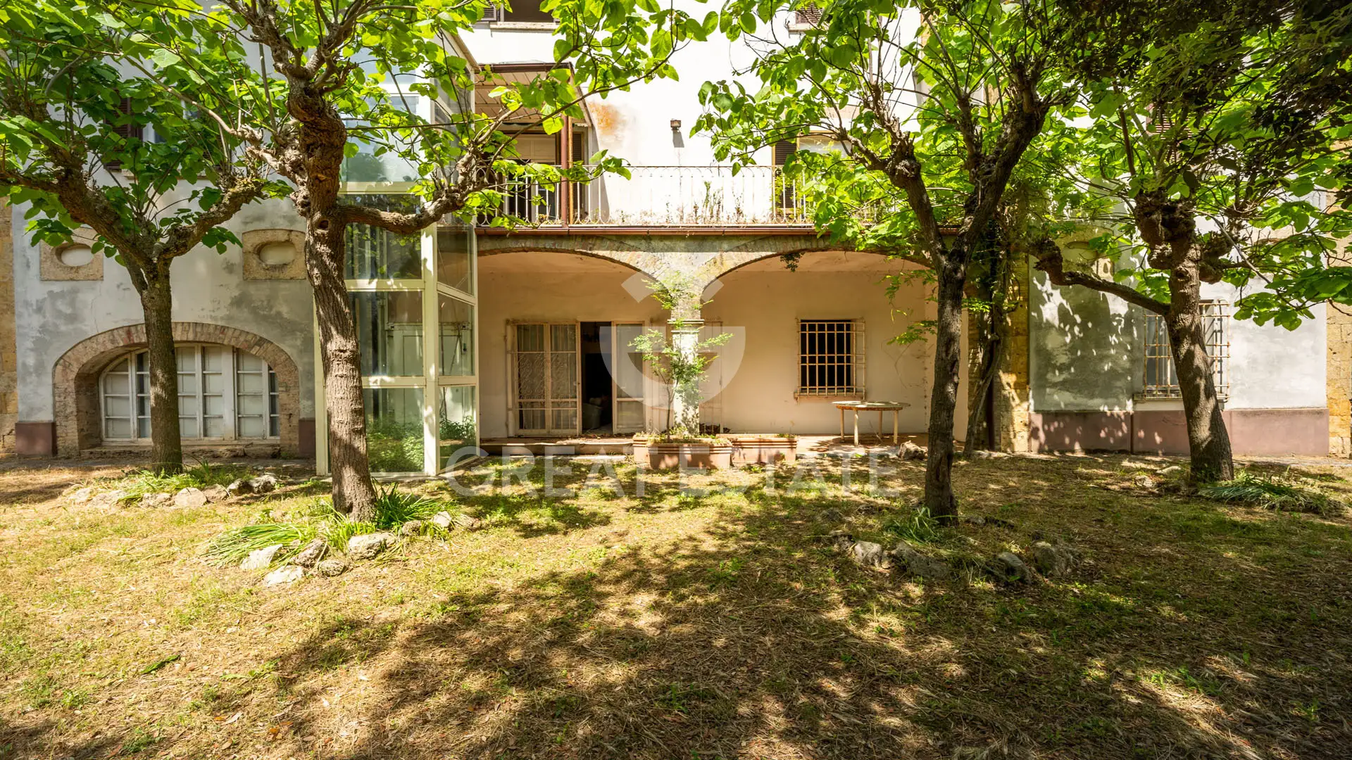 House 2454m² in Italy, Siena. Priced at 1590000€ rent photo-12