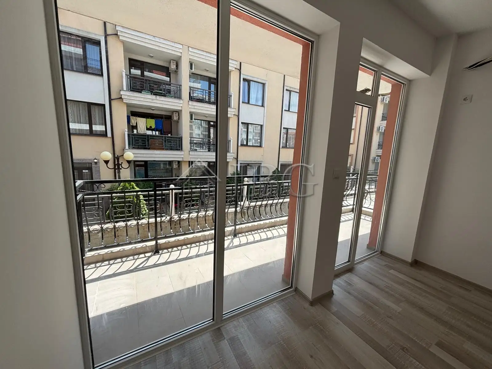 Flat 73m² in Bulgaria, Sveti Vlas. Priced at 108000€ rent photo-4