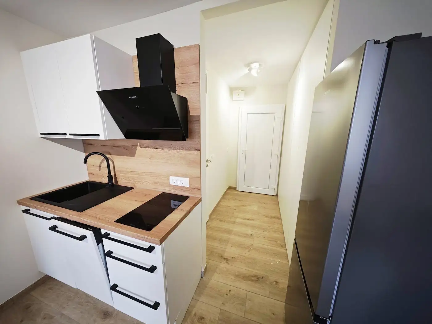Flat 19m² in Slovenia, Siska. Priced at 139000€ rent photo-4
