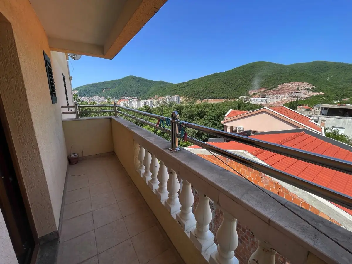 Flat 140m² in Montenegro, Budva. Priced at 310000€ rent photo-14