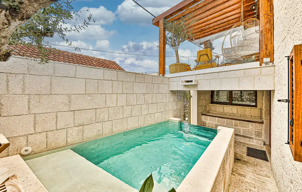Villa 120m² in Croatia, Ciovo. Priced at 510000€ rent photo-1