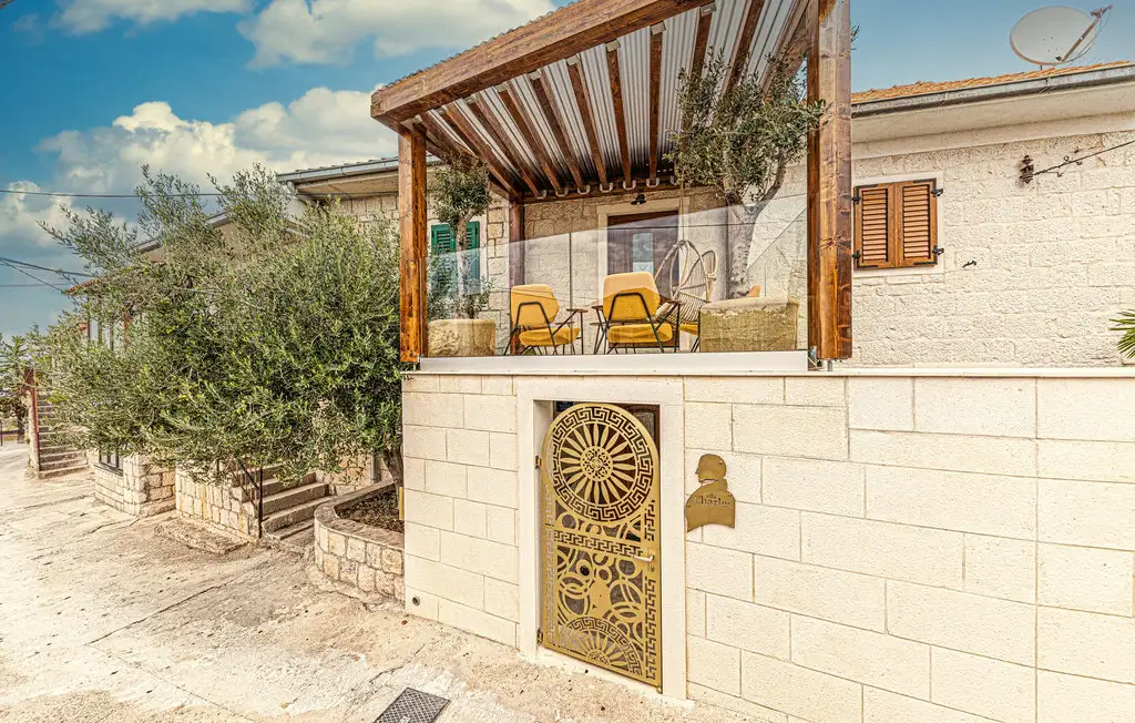 Villa 120m² in Croatia, Ciovo. Priced at 510000€ rent photo-3