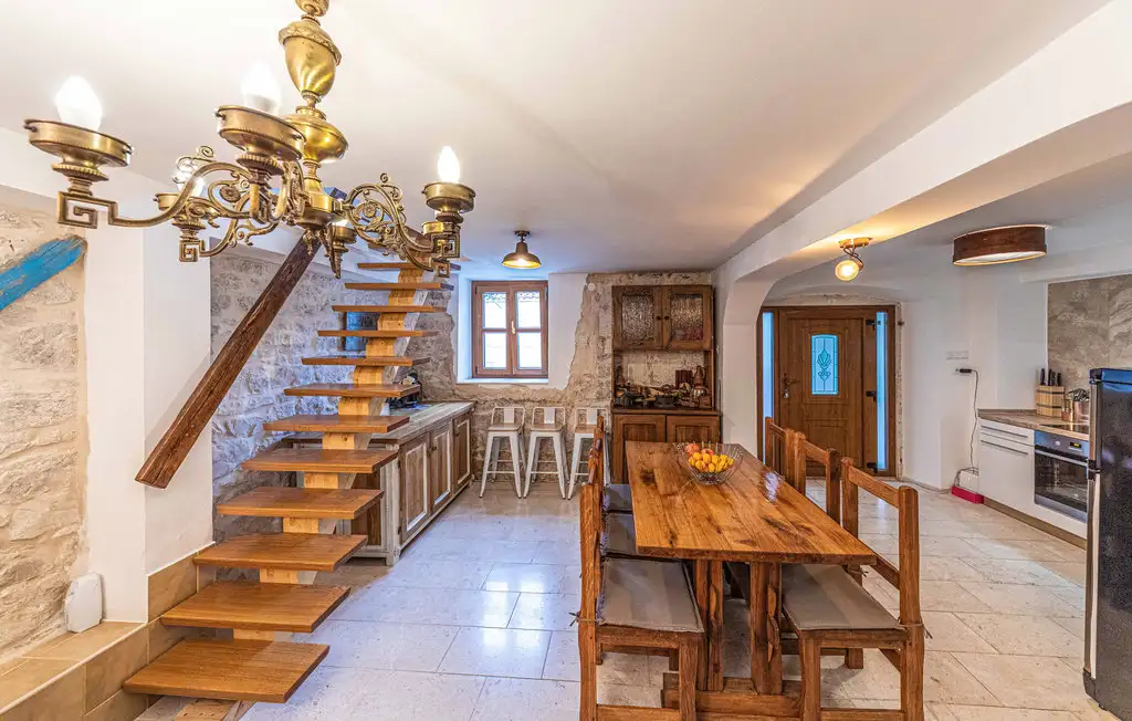 Villa 120m² in Croatia, Ciovo. Priced at 510000€ rent photo-7