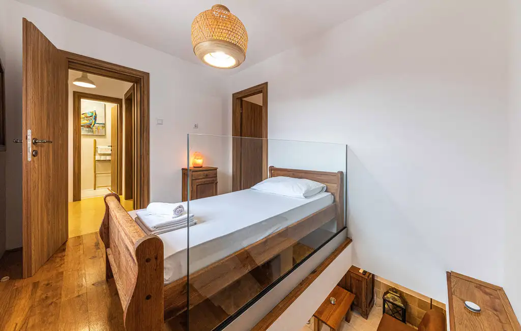 Villa 120m² in Croatia, Ciovo. Priced at 510000€ rent photo-19