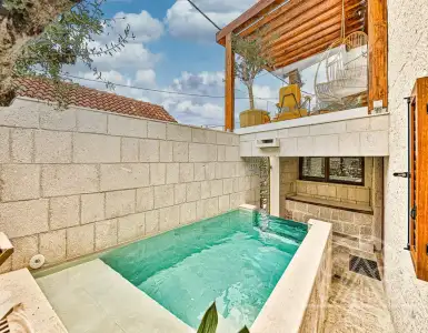 Buy in Croatia for 510000€