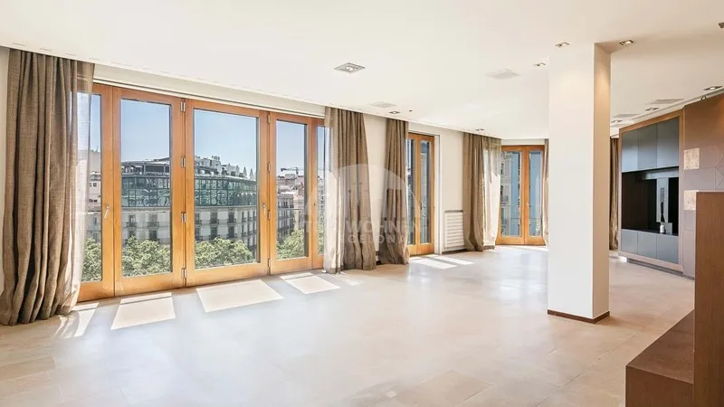 Flat 316m² in Spain, Barcelona. Priced at 3207293£ rent photo-2