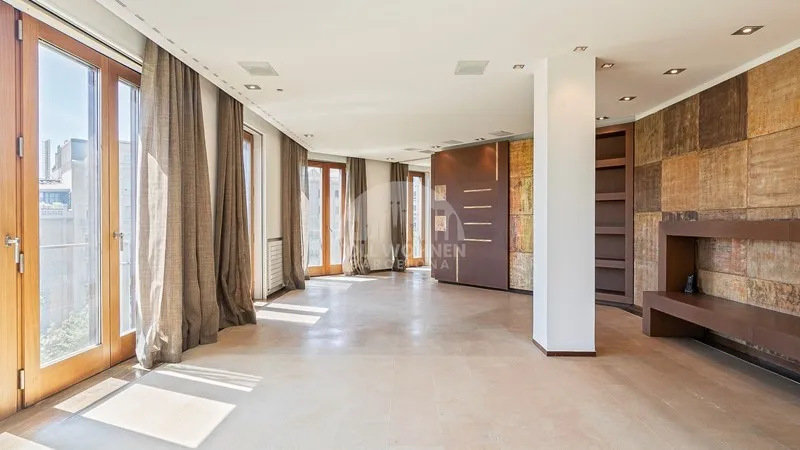 Flat 316m² in Spain, Barcelona. Priced at 3207293£ rent photo-4