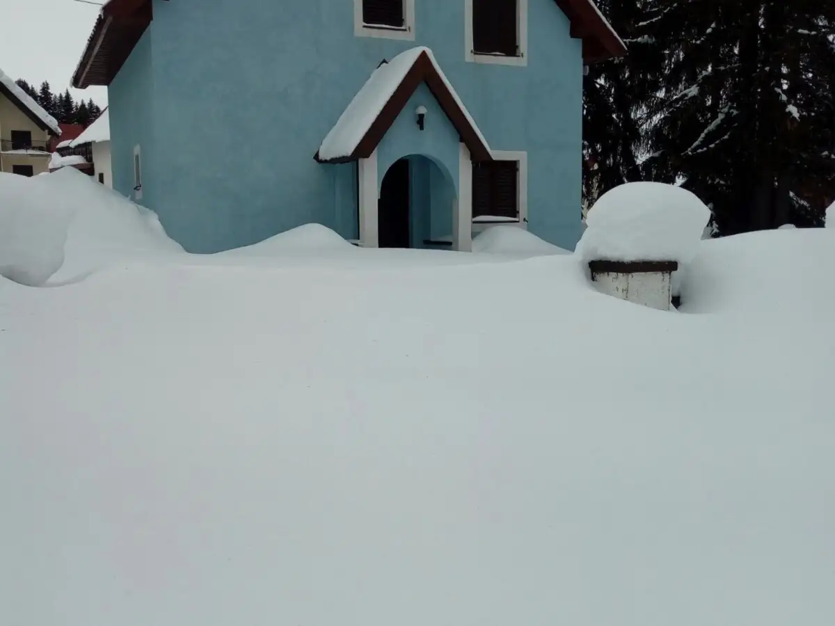 House 100m² in Montenegro, Zabljak. Priced at 210000€ rent photo-2
