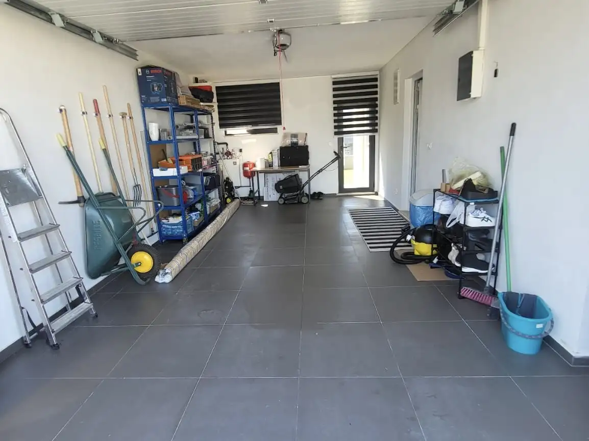 House 305m² in Montenegro, Dobra Voda. Priced at 420000€ rent photo-13