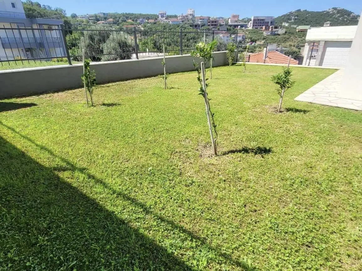 House 305m² in Montenegro, Dobra Voda. Priced at 420000€ rent photo-15
