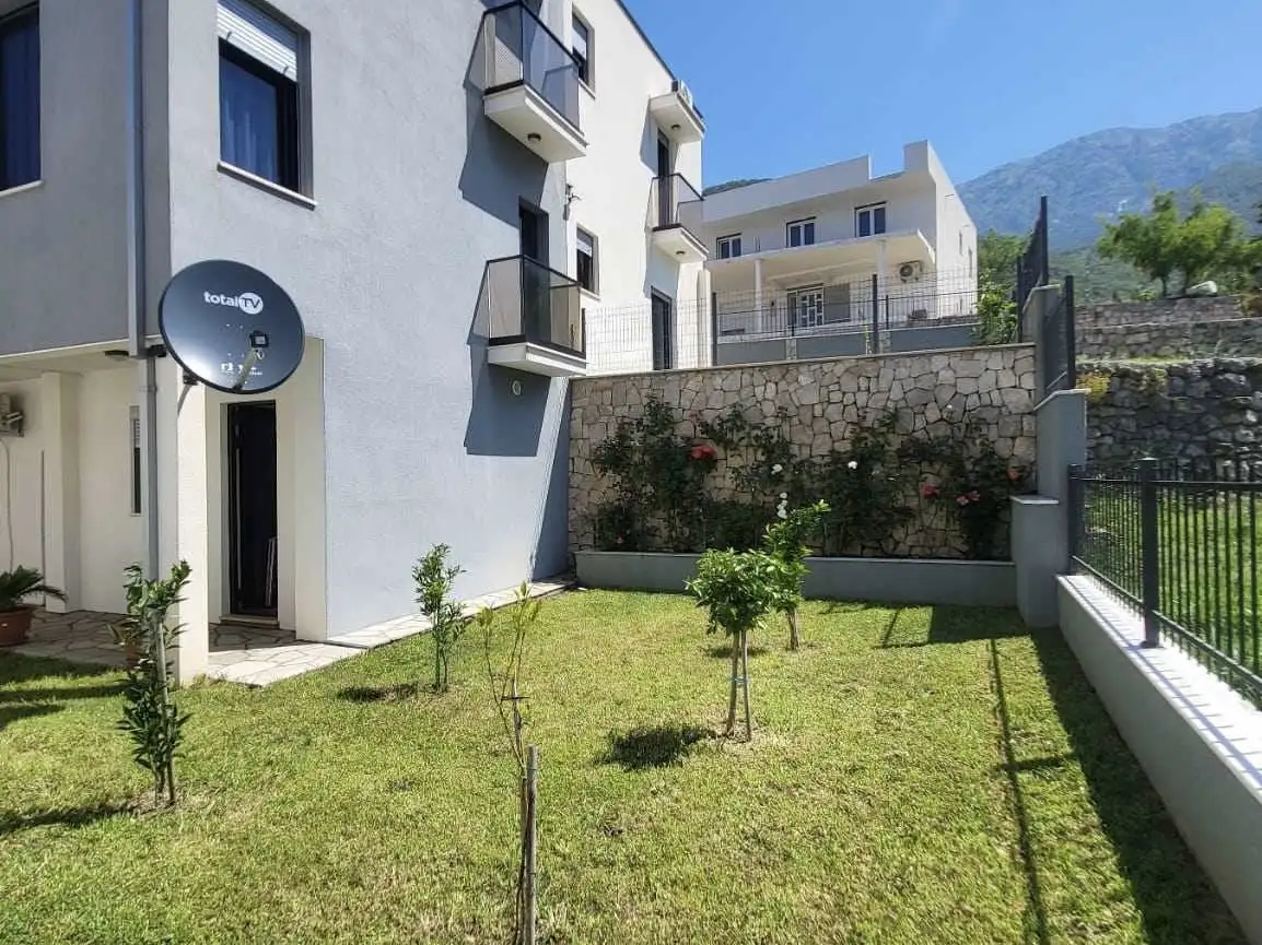 House 305m² in Montenegro, Dobra Voda. Priced at 420000€ rent photo-16