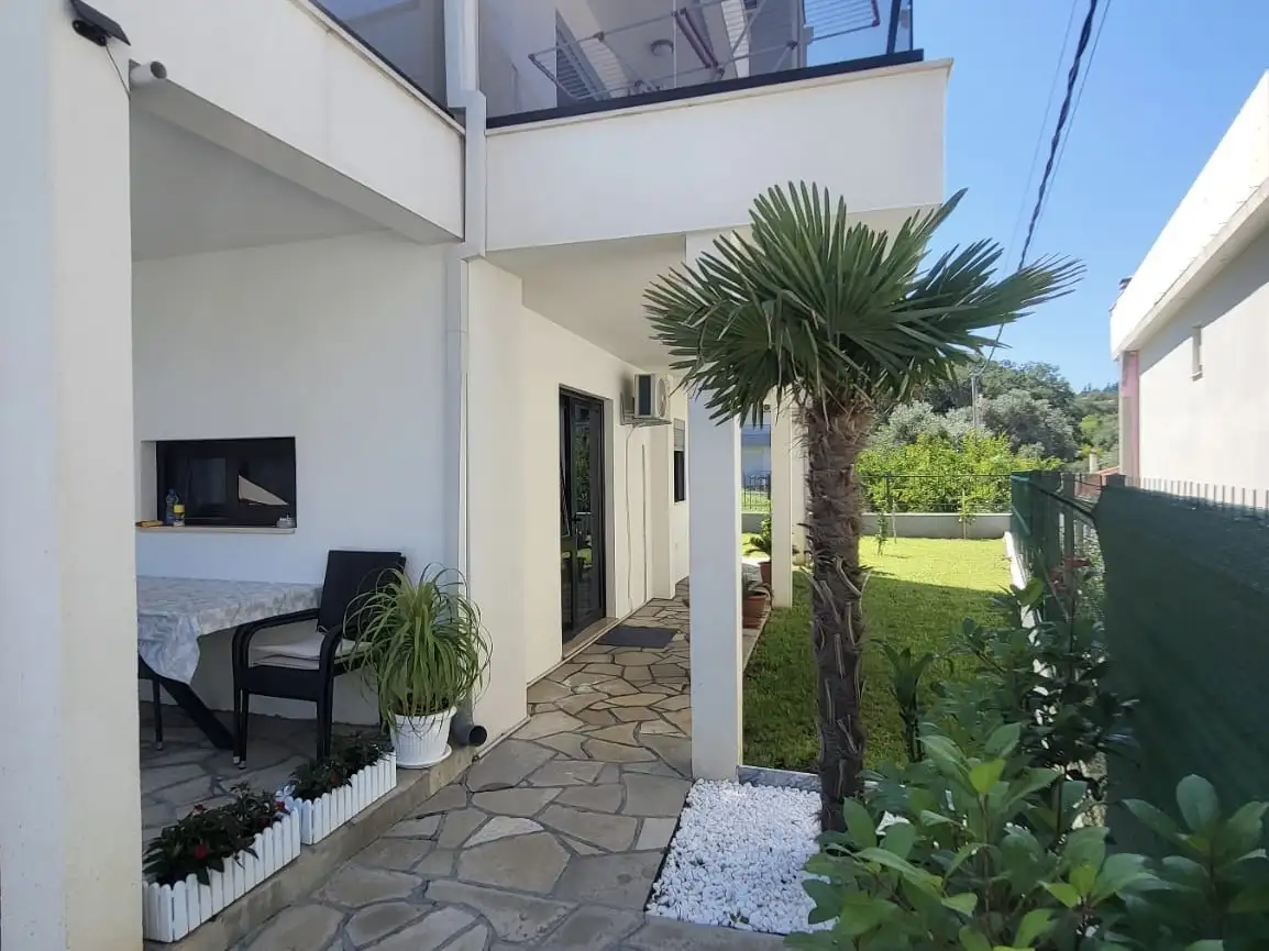 House 305m² in Montenegro, Dobra Voda. Priced at 420000€ rent photo-18