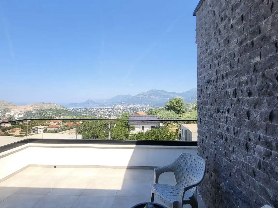 House 305m² in Montenegro, Dobra Voda. Priced at 420000€ rent photo-23