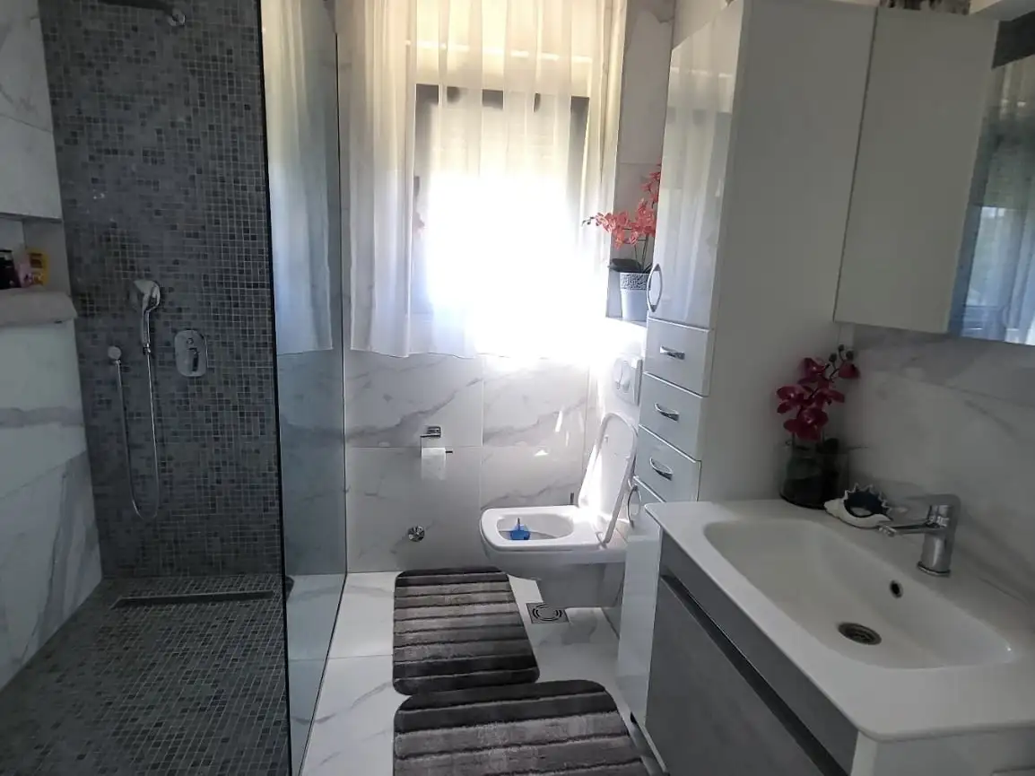 House 305m² in Montenegro, Dobra Voda. Priced at 420000€ rent photo-32