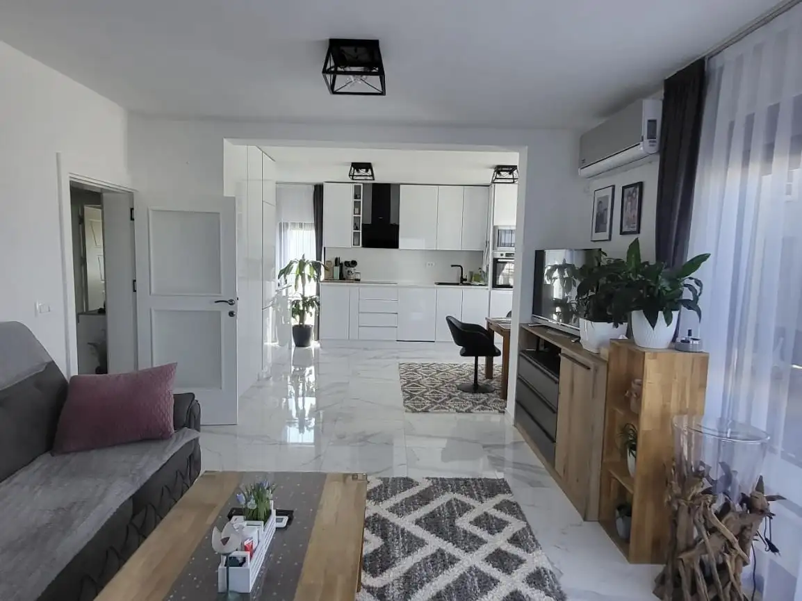 House 305m² in Montenegro, Dobra Voda. Priced at 420000€ rent photo-34