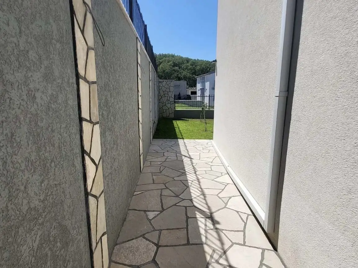 House 305m² in Montenegro, Dobra Voda. Priced at 420000€ rent photo-40