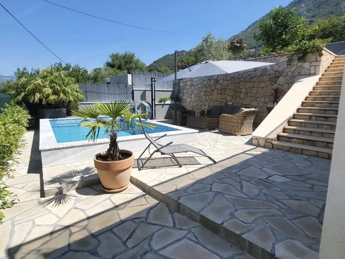 House 305m² in Montenegro, Dobra Voda. Priced at 420000€ rent photo-41