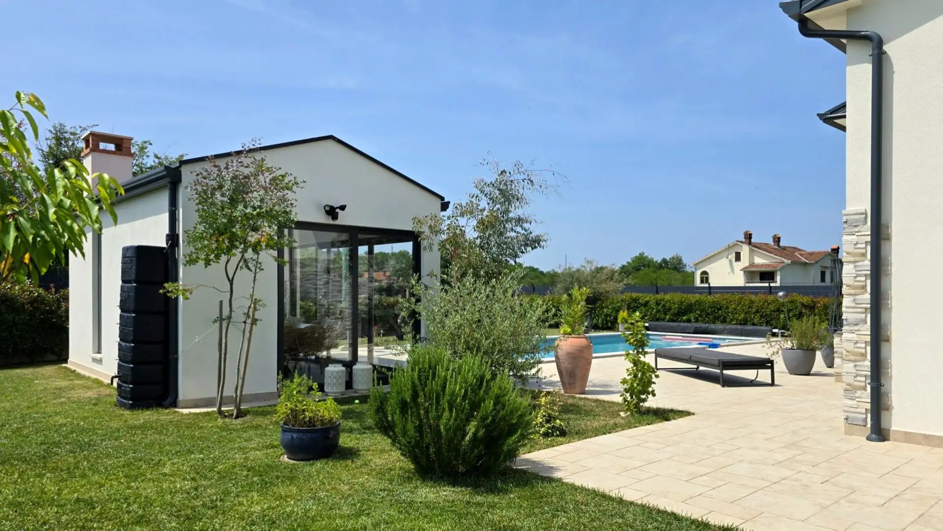 Villa 280m² in Croatia, Motovun. Priced at 850000€ rent photo-15