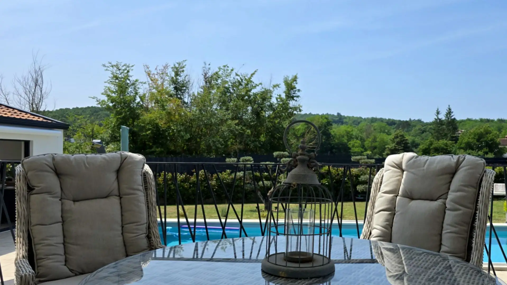 Villa 280m² in Croatia, Motovun. Priced at 850000€ rent photo-24
