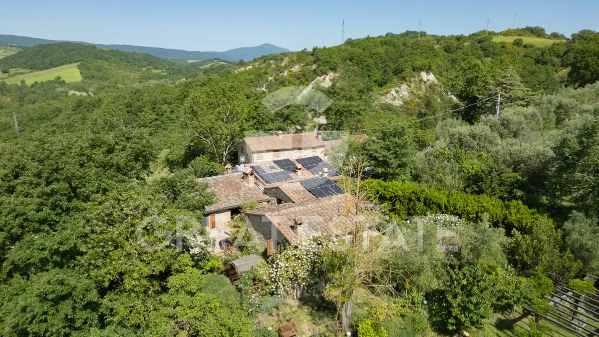 House 551m² in Italy, Terney. Priced at 690000€ rent photo-6