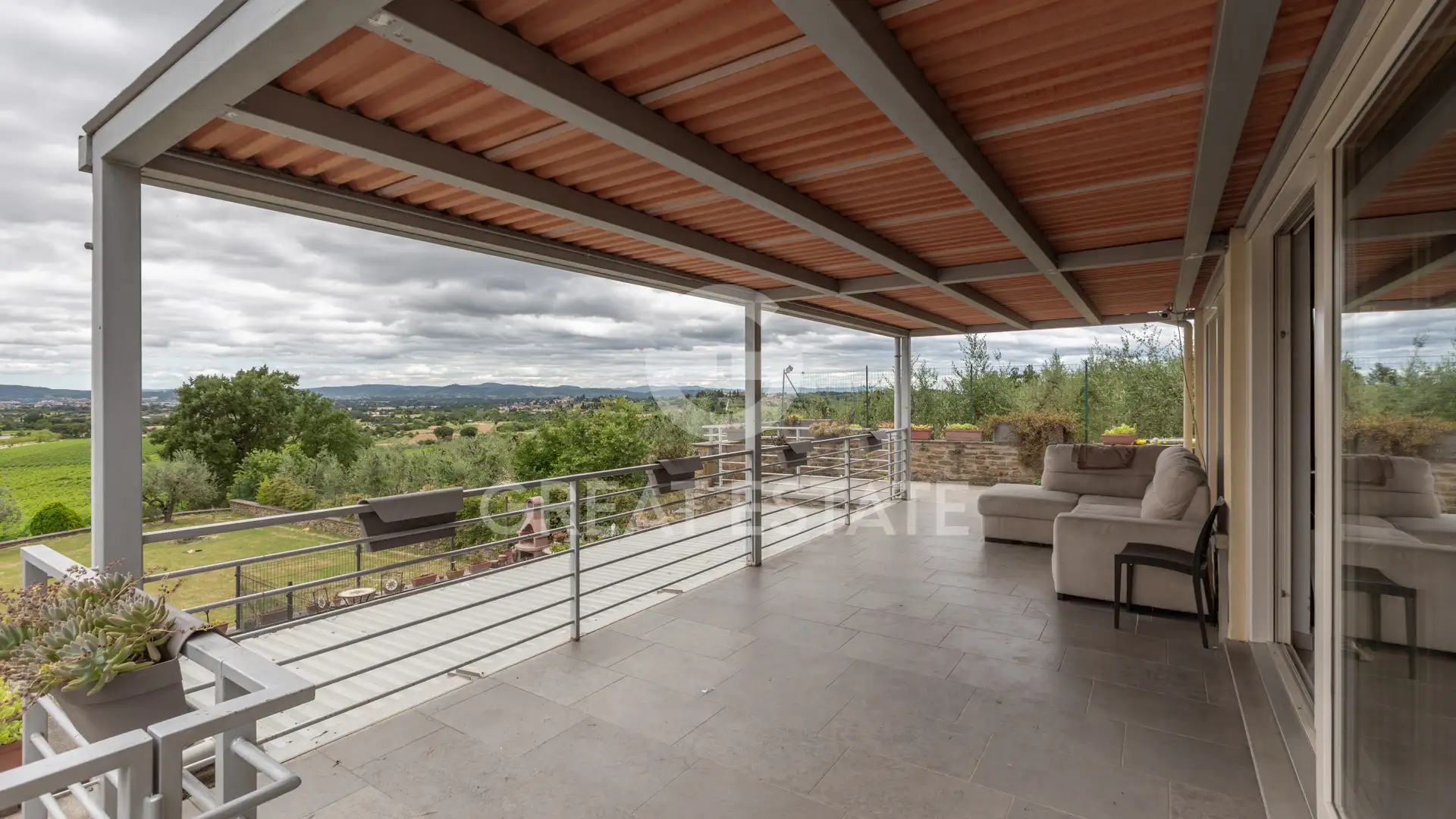 House 517m² in Italy, Arezzo. Priced at 550000€ rent photo-4